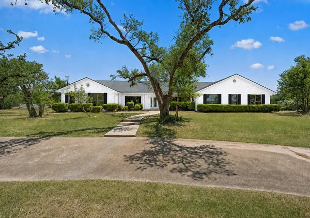 Photo 3 of Single family home for sale at 1501 Woods Loop, Driftwood, TX 78619 | MLS# 2401077 | Listing updated on 2026-08-29