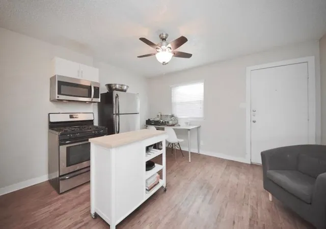4th image of 2401 Manor Rd #132A, Austin, TX 78722 | MLS# 5263933