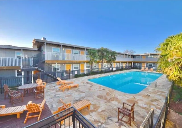 image of 2401 Manor Rd, Austin, TX 78722