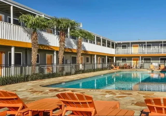 image of 2401 Manor Rd, Austin, TX 78722