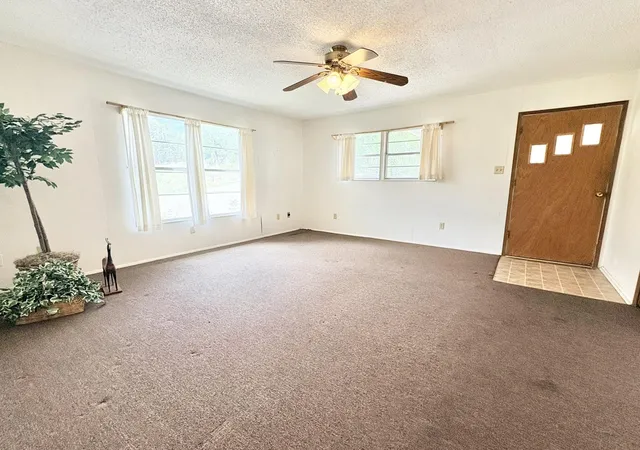 Homes for sale in Spicewood, TX | 1115 Edgewater Dr, Spicewood, TX 78669 | MLS# 2911348