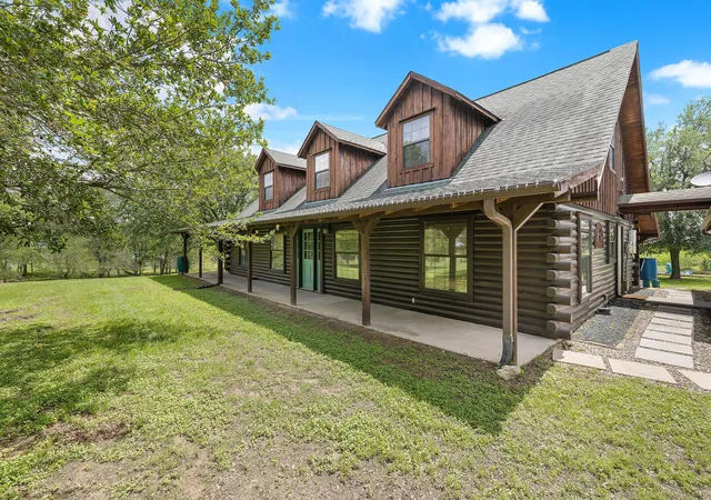 3rd image of 571 Balch Rd, Elgin, TX 78621 | MLS# 1211162