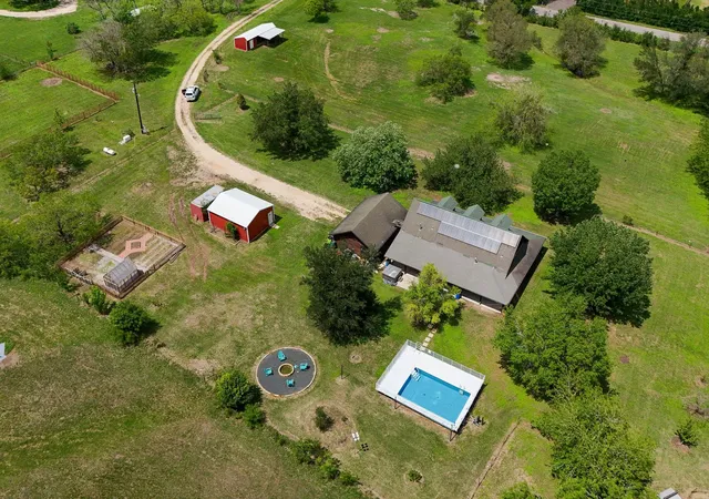 2nd image of 571 Balch Rd, Elgin, TX 78621 | MLS# 1211162