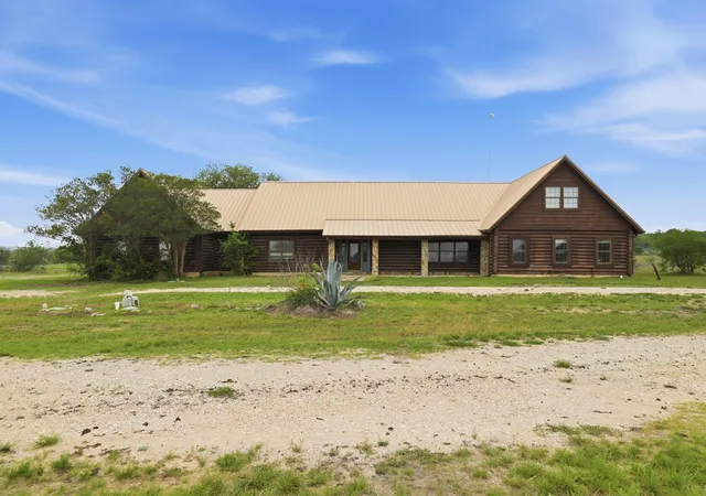 1st image of 900 Union Wine Rd, New Braunfels, TX 78130 | MLS# 4380281
