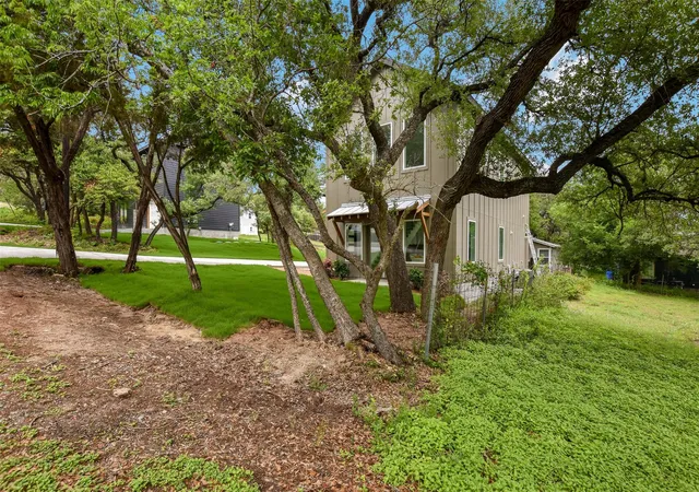29th image of 10901 W Lakeview Dr, Jonestown, TX 78645 | MLS# 6631132