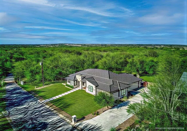4th image of 507 Boulder Creek Dr, Marble Falls, TX 78654 | MLS# 5750075