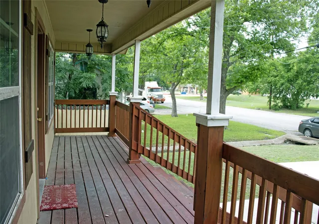 4th image of 633 S Commerce St, Lockhart, TX 78644 | MLS# 1164103