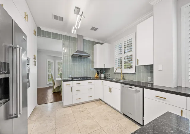 Photo 4 of Single family home for sale at 8610 Axis Dr, Austin, TX 78749 | MLS# 8800024 | Listing updated on 2026-08-22