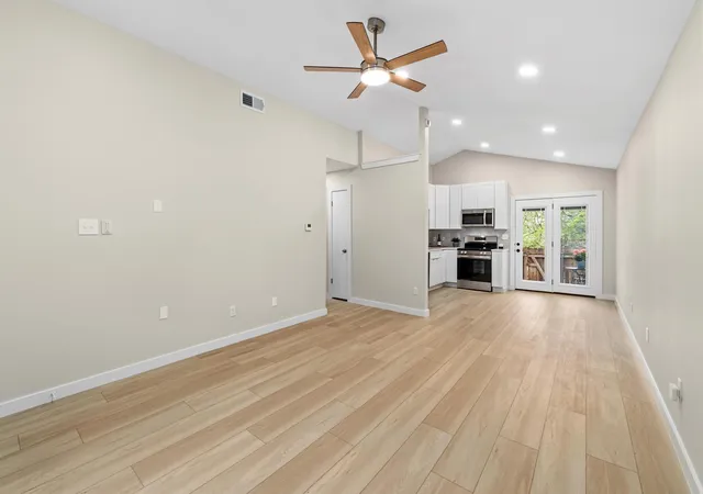 4th image of 1015 E Yager Ln, Austin, TX 78753