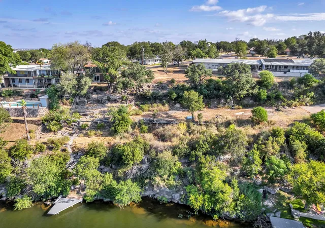 2nd image of 2800 Circle Dr, Marble Falls, TX 78654 | MLS# 8193857