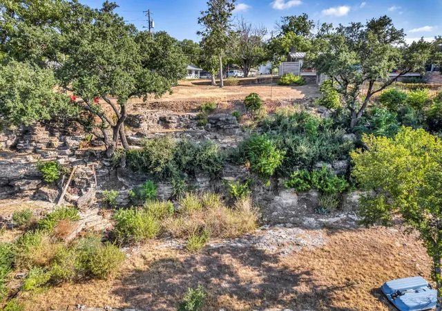4th image of 2800 Circle Dr, Marble Falls, TX 78654 | MLS# 8193857