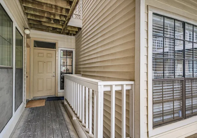 16th image of 715 W 22nd 1/2 St #204, Austin, TX 78705 | MLS# 3910334