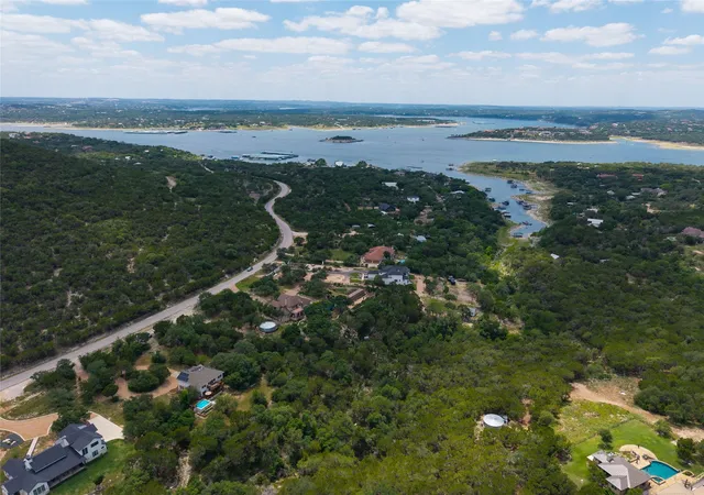 40th image of 8122 Lime Creek Rd, Volente, TX 78641 | MLS# 2394072
