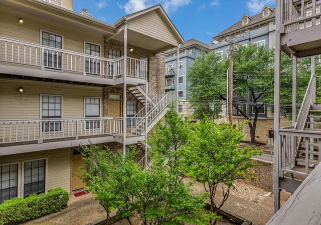 2nd image of 715 W 22nd 1/2 St #208, Austin, TX 78705 | MLS# 1022669