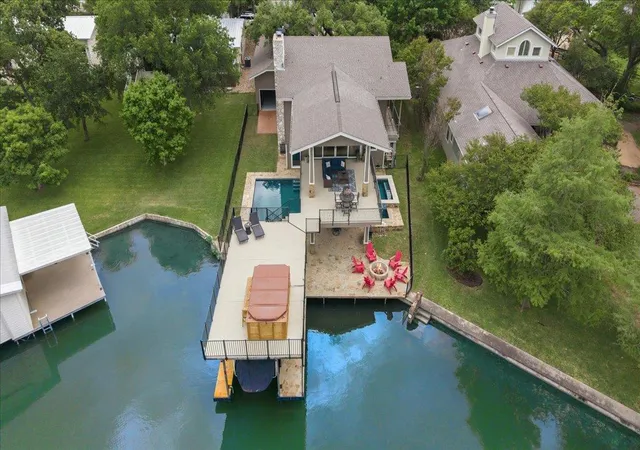Photo 3 of Single family home for sale at 806 Misty Downs Dr, Granite Shoals, TX 78654 | MLS# 3760882 | Listing updated on 2026-09-26