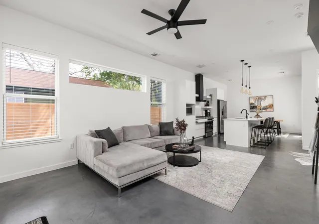 4th image of 6205 Caddie St, Austin, TX 78741