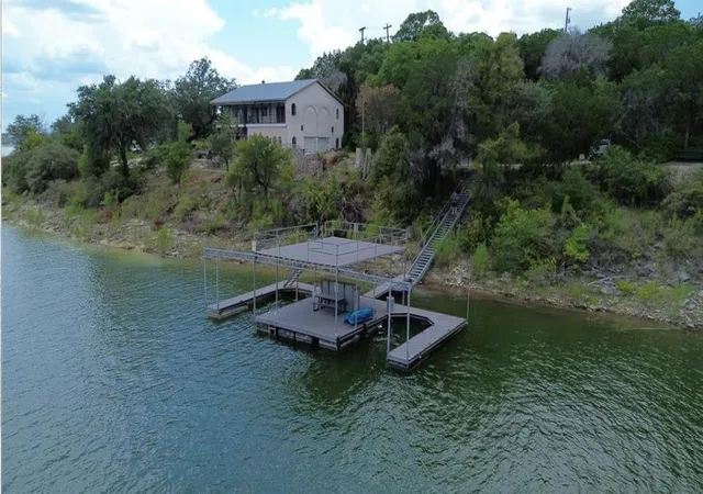 3rd image of 17604 Hunters Holw, Jonestown, TX 78645 | MLS# 9810129