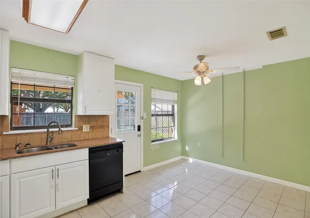 Homes for sale in Lockhart, TX | 1308 Pendergrass St, Lockhart, TX 78644 | MLS# 9260956
