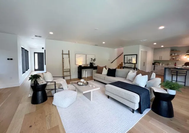 5th image of 8300 Hathaway Dr, Austin, TX 78757 | MLS# 9478004