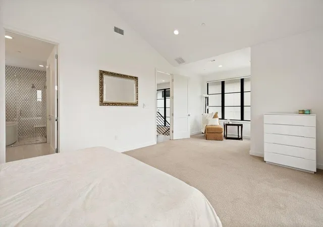 Listing Photo 4 - Condo for sale in building located at 6603 Liliana Ln, Austin, TX 78746 - Unit #5