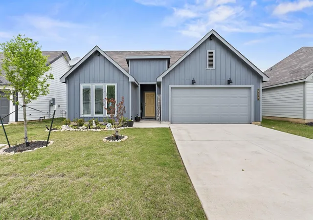 Homes for sale in Rockdale, TX | 405 Perry Pl, Rockdale, TX 76567 | MLS# 3901627