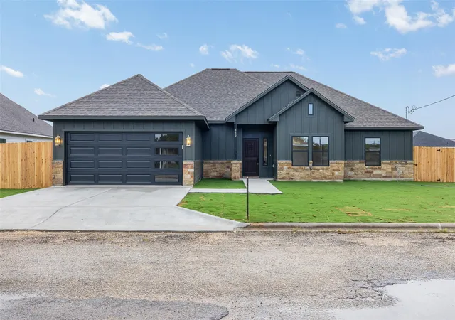 Homes for sale in Giddings, TX | 330 Cactus St, Giddings, TX 78942 | MLS# 6942077