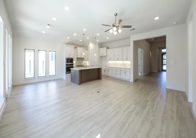 Photo 1 of Single family home for sale at 525 Sundance Rdg, Georgetown, TX 78628 | MLS# 3253678 | Listing updated on 2026-09-20