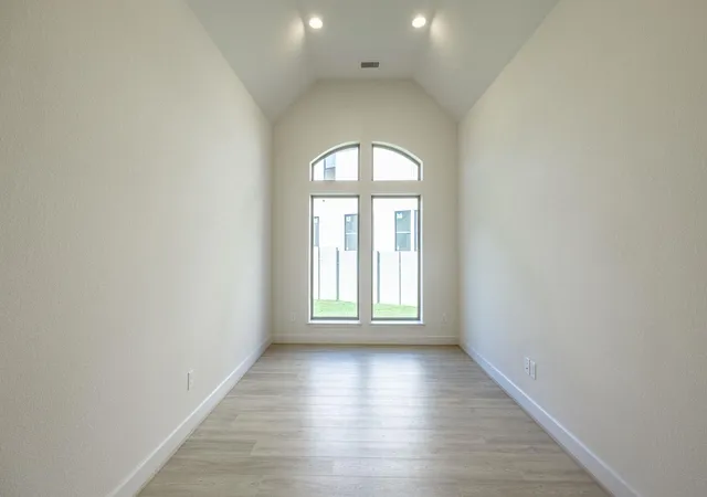 Photo 2 of Single family home for sale at 525 Sundance Rdg, Georgetown, TX 78628 | MLS# 3253678 | Listing updated on 2026-09-20