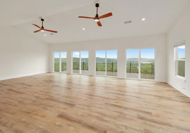 4th image of 18716 W Lakeview Dr, Jonestown, TX 78645 | MLS# 1116249