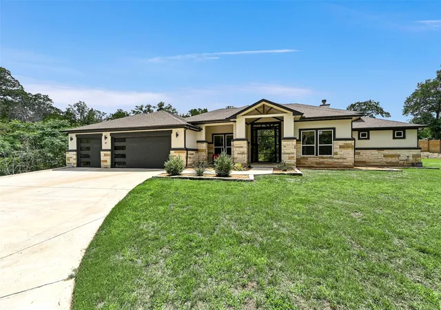 1st image of 427 State Hwy 304, Bastrop, TX 78602 | MLS# 5230843