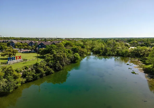 2nd image of 615 Pecan Ave, Round Rock, TX 78664 | MLS# 1559138