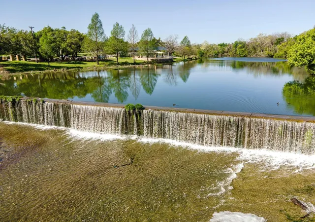 3rd image of 615 Pecan Ave, Round Rock, TX 78664 | MLS# 1559138