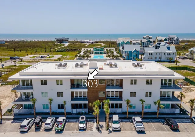 Listing Photo 5 - Condo for sale in building located at 630 W Ctr Sq, Port Aransas, TX 78373 - Unit #303