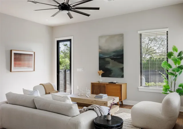 4th image of 2100 Chicon St, Austin, TX 78722 | MLS# 8624683