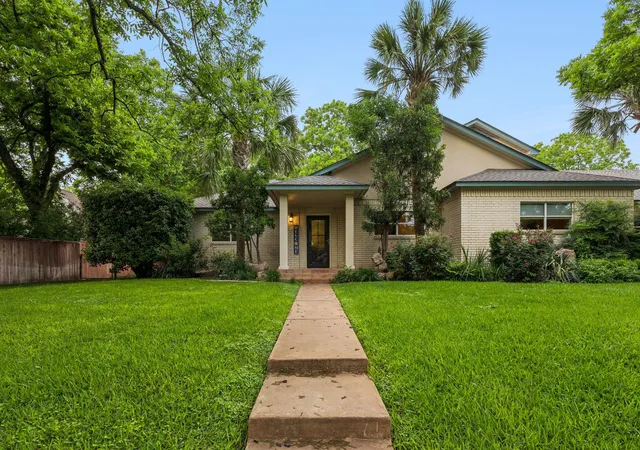 Photo 1 of Single family home for sale at 340 Columbine St, Meadowlakes, TX 78654 | MLS# 9678155 | Listing updated on 2026-08-21
