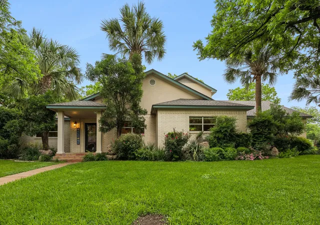 Photo 3 of Single family home for sale at 340 Columbine St, Meadowlakes, TX 78654 | MLS# 9678155 | Listing updated on 2026-08-21