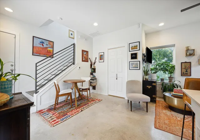 2nd image of 5006 Baker St #B, Austin, TX 78721 | MLS# 6136167