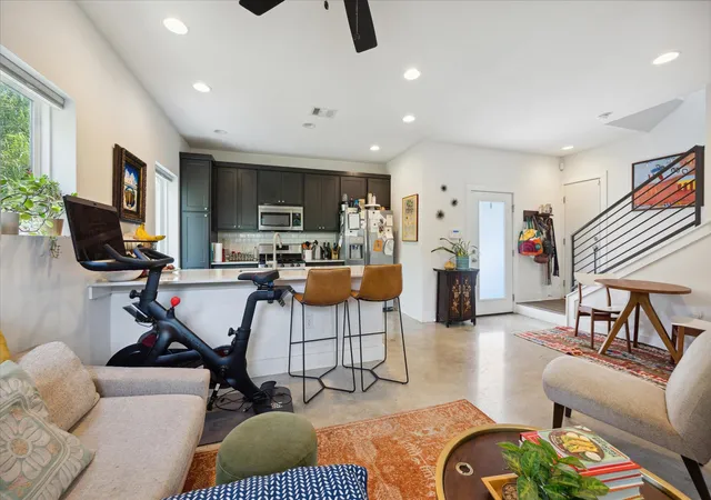 5th image of 5006 Baker St, Austin, TX 78721