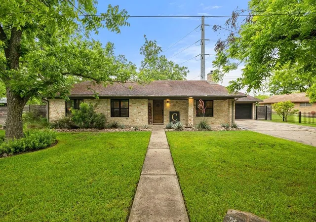 3rd image of 302 Schramm Rd, Granger, TX 76530 | MLS# 4846554