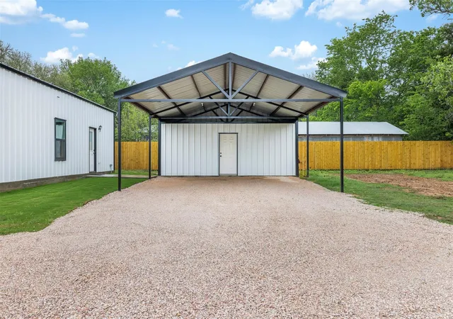 Photo 3 of Single family home for sale at 1110 Caldwell, Lexington, TX 78947 | MLS# 1802773 | Listing updated on 2026-05-01