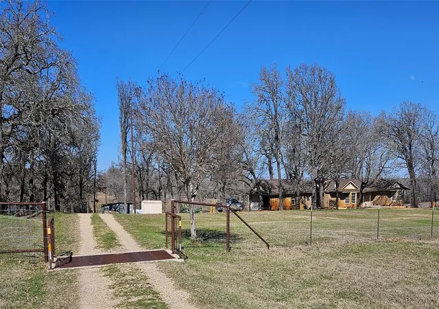 2nd image of 913 Cr 237, Cameron, TX 76520 | MLS# 4449674