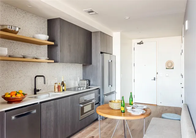4th image of 48 East Ave #2005, Austin, TX 78701 | MLS# 9421327
