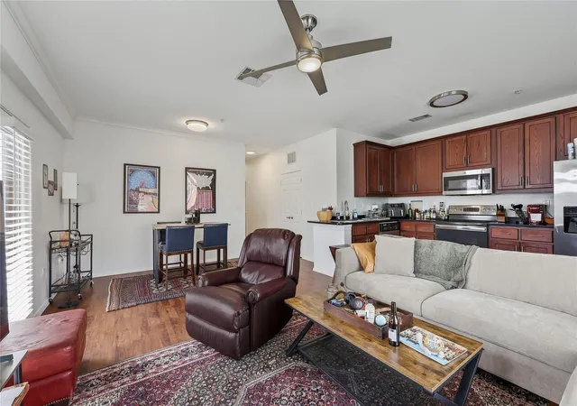 4th image of 910 W 25Th St #507, Austin, TX 78705 | MLS# 7009625