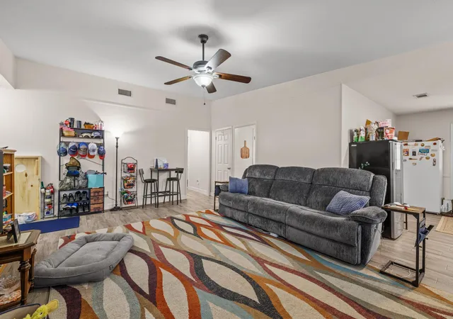 Listing Photo 4 - Condo for sale in building located at 1200 Leander Rd, Georgetown, TX 78628 - Unit #A and B