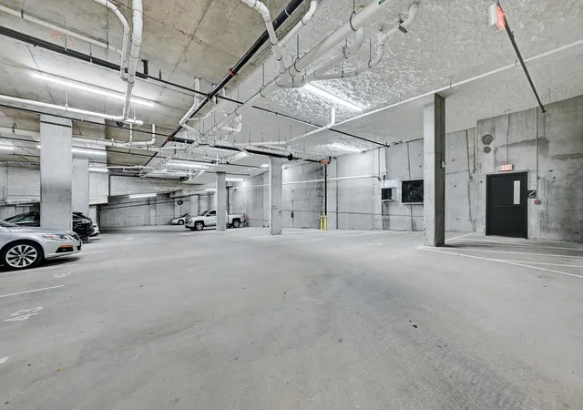39th image of 2500 Longview St #303, Austin, TX 78705 | MLS# 3749374