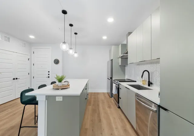 5th image of 2500 Longview St #303, Austin, TX 78705 | MLS# 3749374