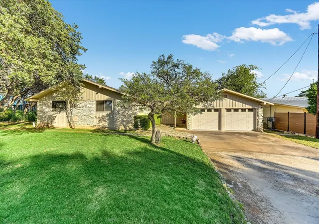 Homes for sale in Wimberley, TX | 1984 Hilltop Dr, Wimberley, TX 78676 | MLS# 9461056