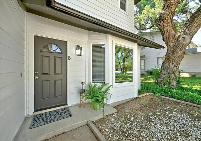 4th image of 2105 Kirksey Dr, Austin, TX 78741