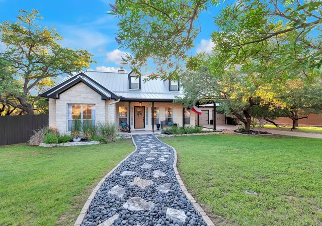 Photo 2 of Single family home for sale at 206 S Cowal Dr, Spicewood, TX 78669 | MLS# 6300327 | Listing updated on 2026-10-05