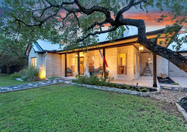 Homes for sale in Spicewood, TX | 206 S Cowal Dr, Spicewood, TX 78669 | MLS# 6300327